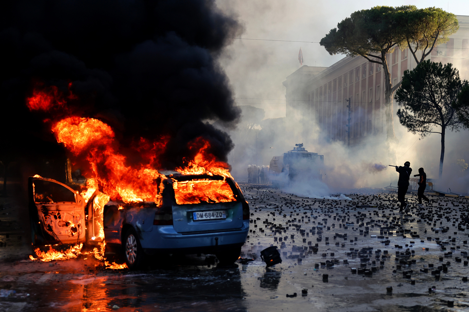 Albanie : plus de 1 000 interpellations après cinq jours de manifestations et de violents affrontements à Tirana