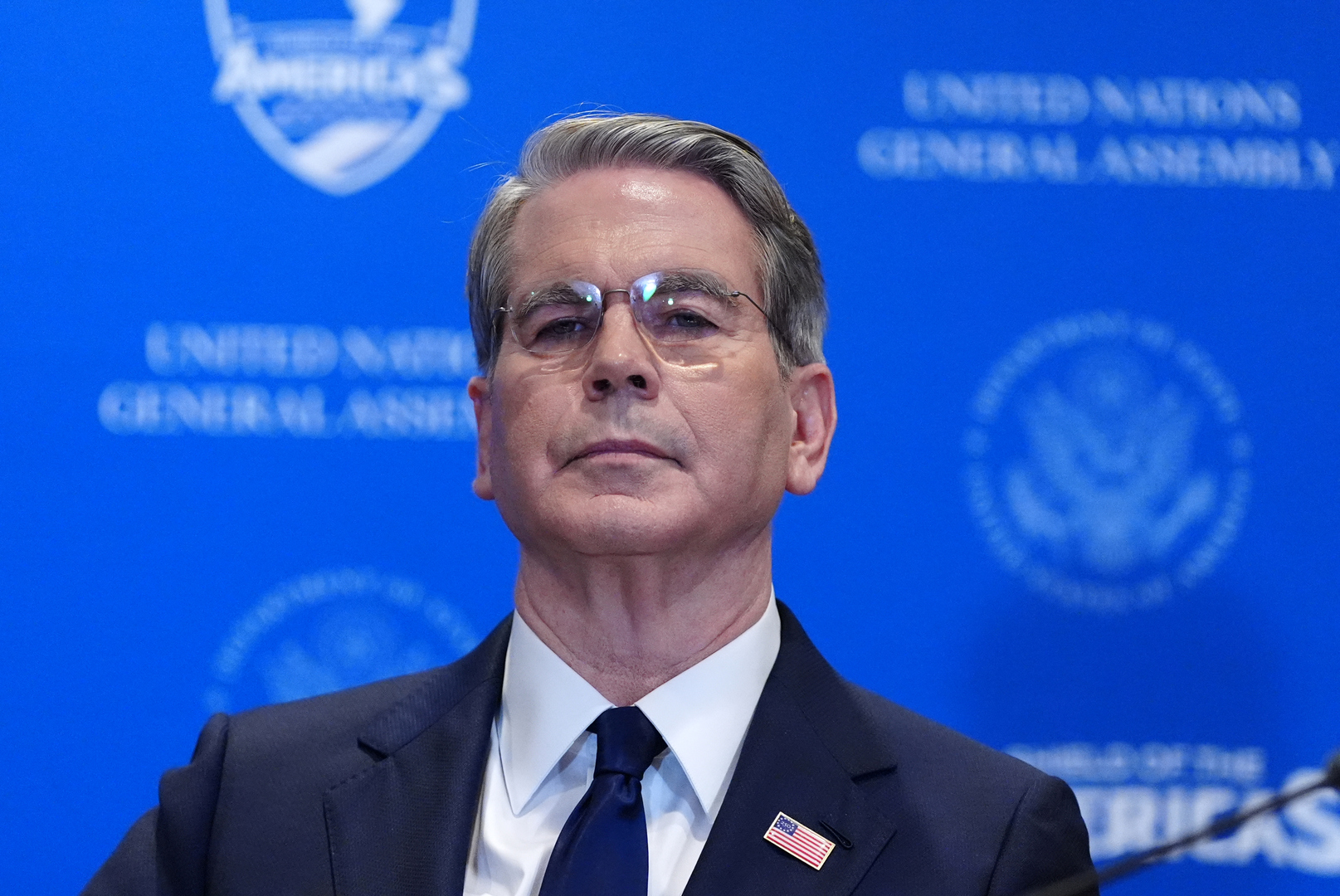 États-Unis : Scott Bessent met en garde Zelensky après ses accusations visant la Maison Blanche sur la réduction de la vitesse de Starlink en Ukraine