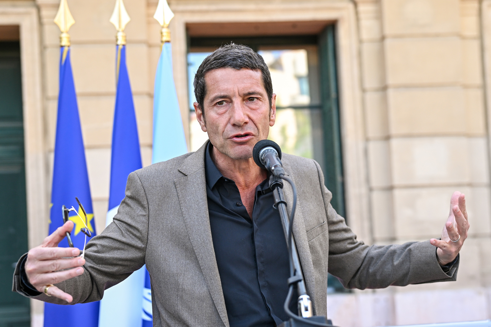 Drapeaux algériens : David Lisnard a des amis, mais peu de mémoire