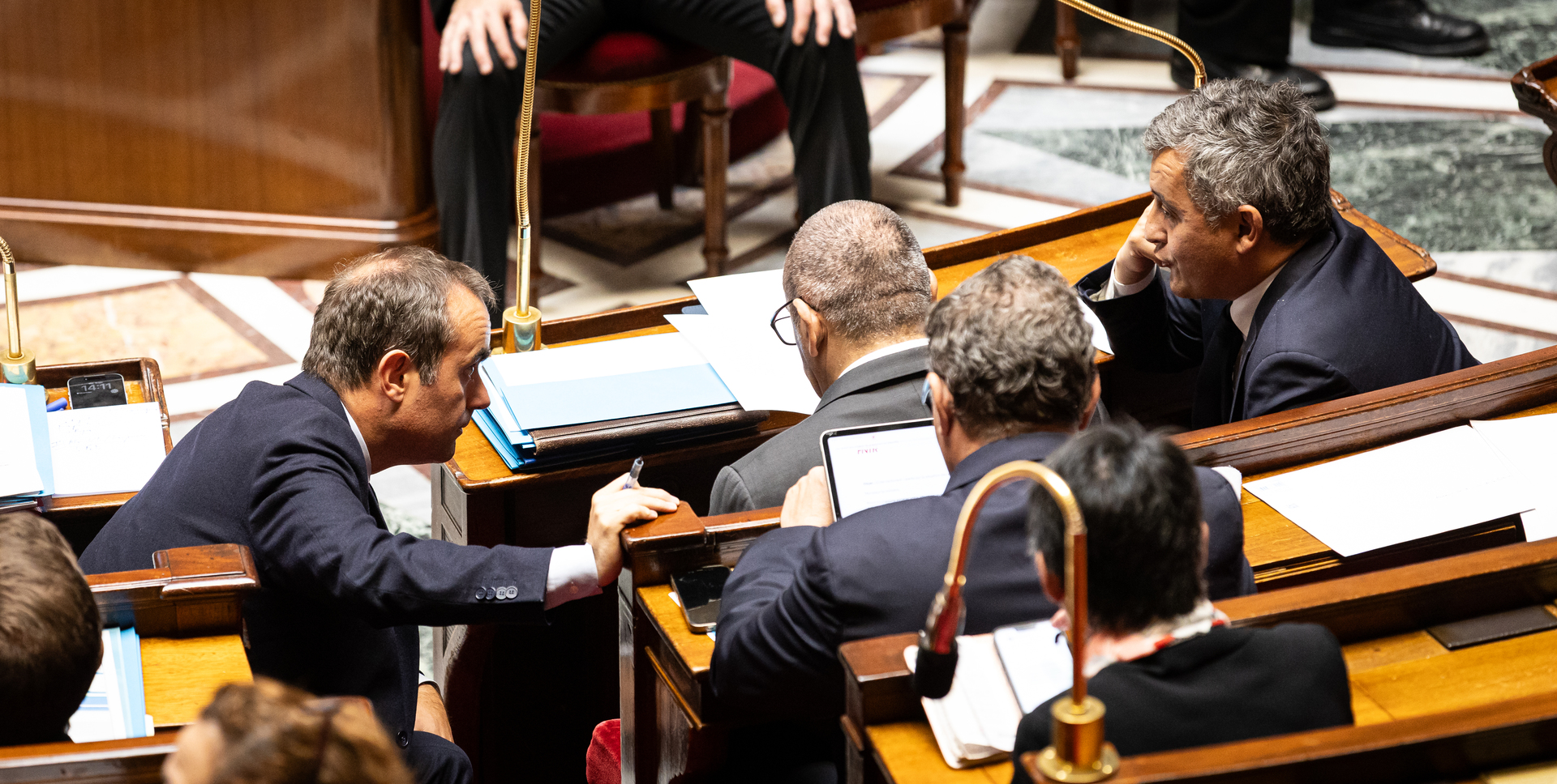 Gardes à vue allongées, aides sociales ponctionnées et couvre-feu à Marseille : l’exécutif tente de reprendre la main