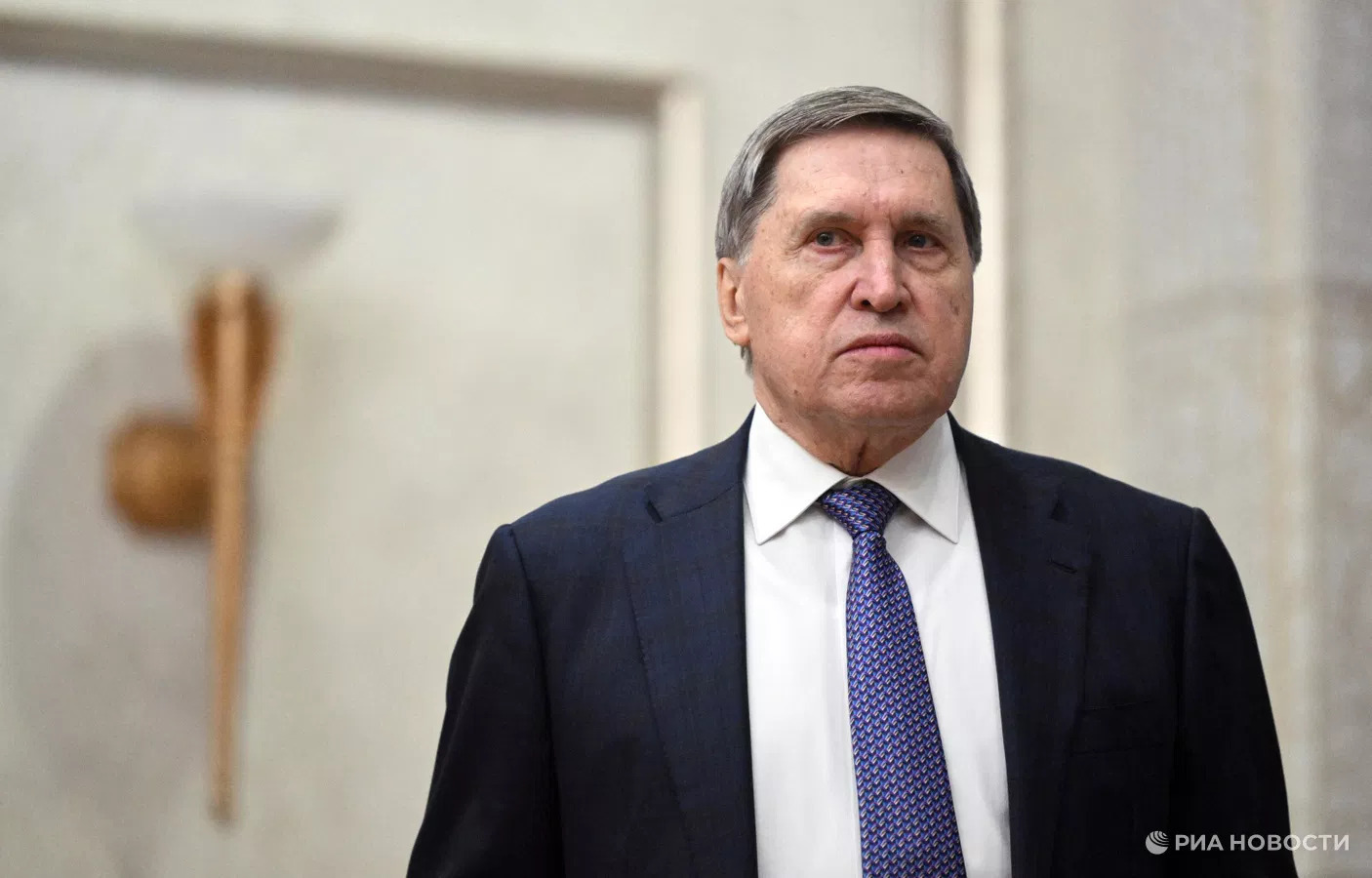 Ouchakov : la Russie prête à reprendre les négociations trilatérales en novembre