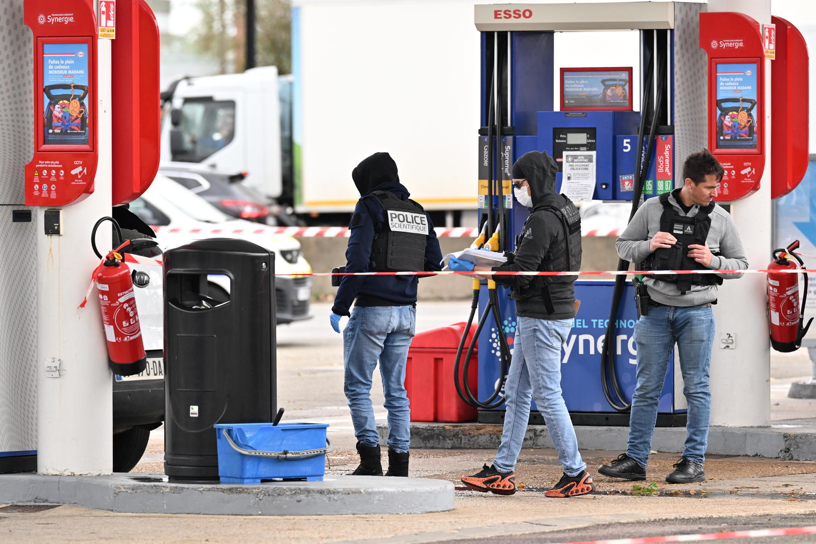 «C’est clairement un crime terroriste» : le ministre de l’Intérieur réagit à la fusillade près de Paris