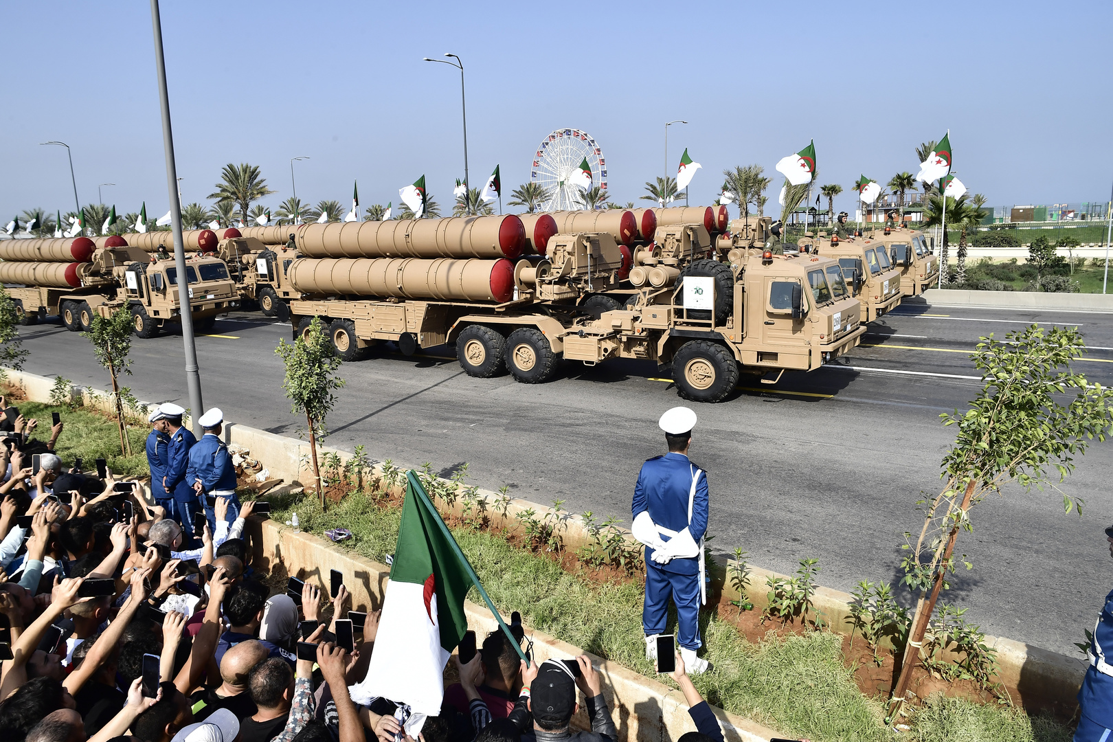 Algérie : les sénateurs approuvent l’envoi de militaires au Niger