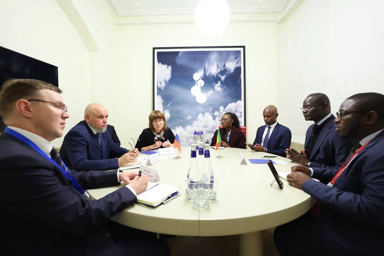Le Sénégal envisage de devenir membre à part entière du Forum des pays exportateurs de gaz à partir de 2027