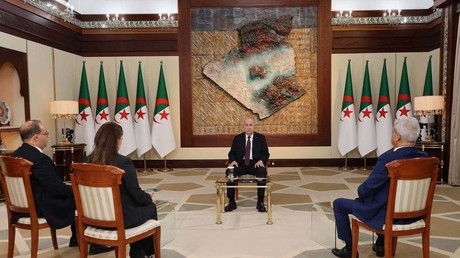 Algérie : Tebboune table sur un PIB de 400 milliards de dollars d’ici début 2027 et annonce des hausses de salaires
