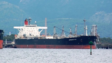 Tanker attaqué par l'Ukraine en mer Noire : les flammes éteintes, aucune pollution pétrolière signalée