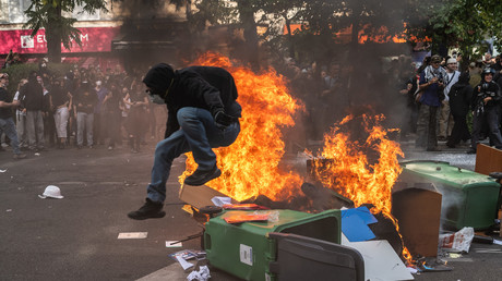 Lecornu jette de l’huile sur le feu dans les lycées