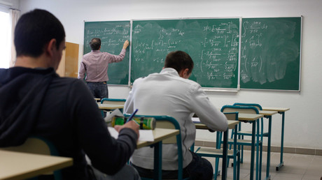 Effondrement du niveau scolaire en France : «Le baccalauréat est devenu un droit de l’homme», tance Finkielkraut