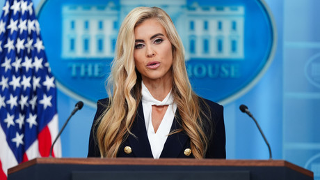 États-Unis : la nouvelle porte-parole de Trump quitte déjà la Maison Blanche cinq jours après sa nomination