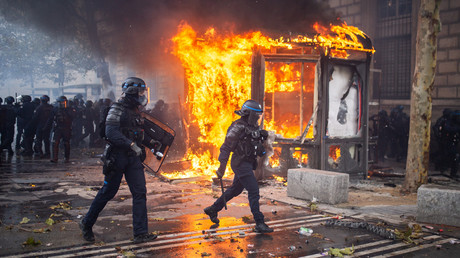 Mobilisation et pillages du 17 octobre : complètement dépassées, les autorités françaises annoncent 1 800 interpellations