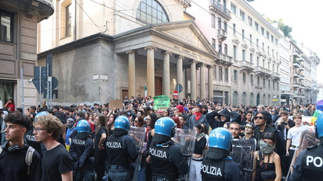 Italie : des manifestations contre la vie chère dégénèrent en violents affrontements à Milan