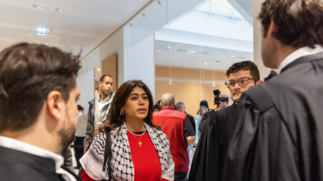 Procès de Rima Hassan : une première journée marquée par les tensions