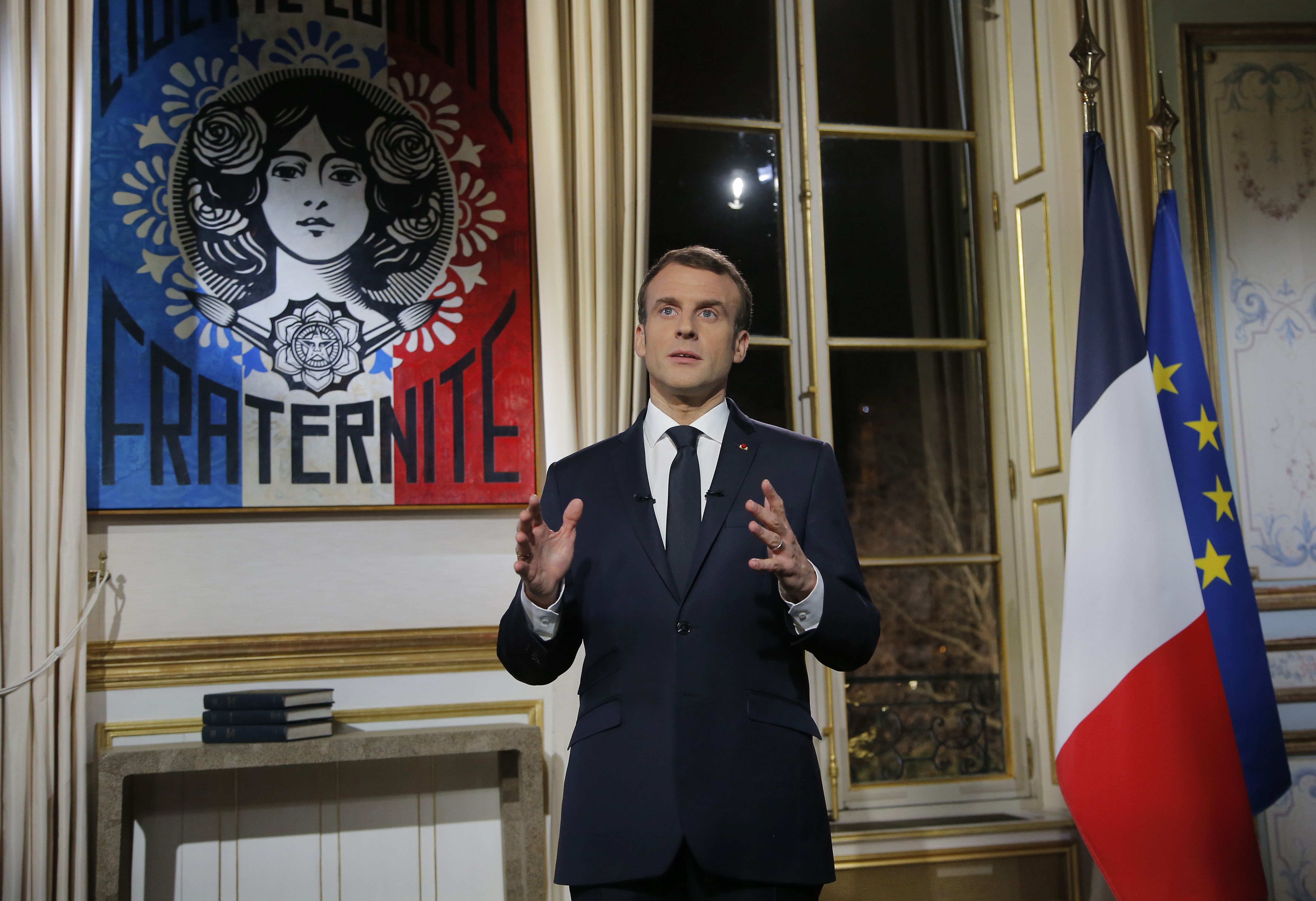 31/12/2018 : pour ses vœux du Nouvel An, Macron ne prononce pas les mots «Gilets jaunes» mais évoque une «foule haineuse»