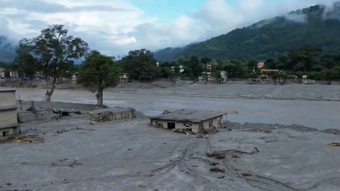 वो धमाके जैसा शोर था, 30 मिनट में पूरा परिवार बह गया... नेपाल तबाही की 5 आपबीती