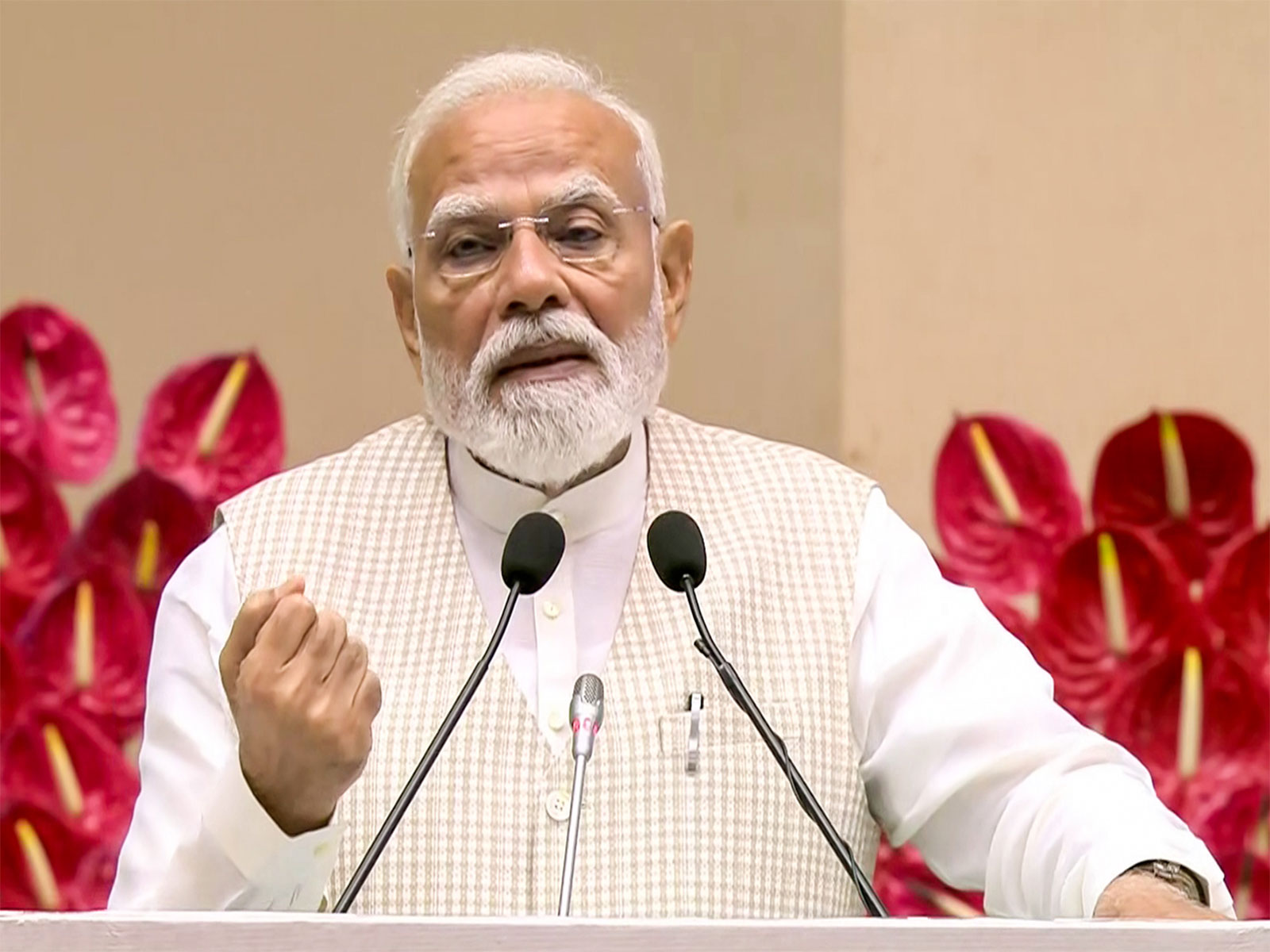 नरेंद्र मोदी