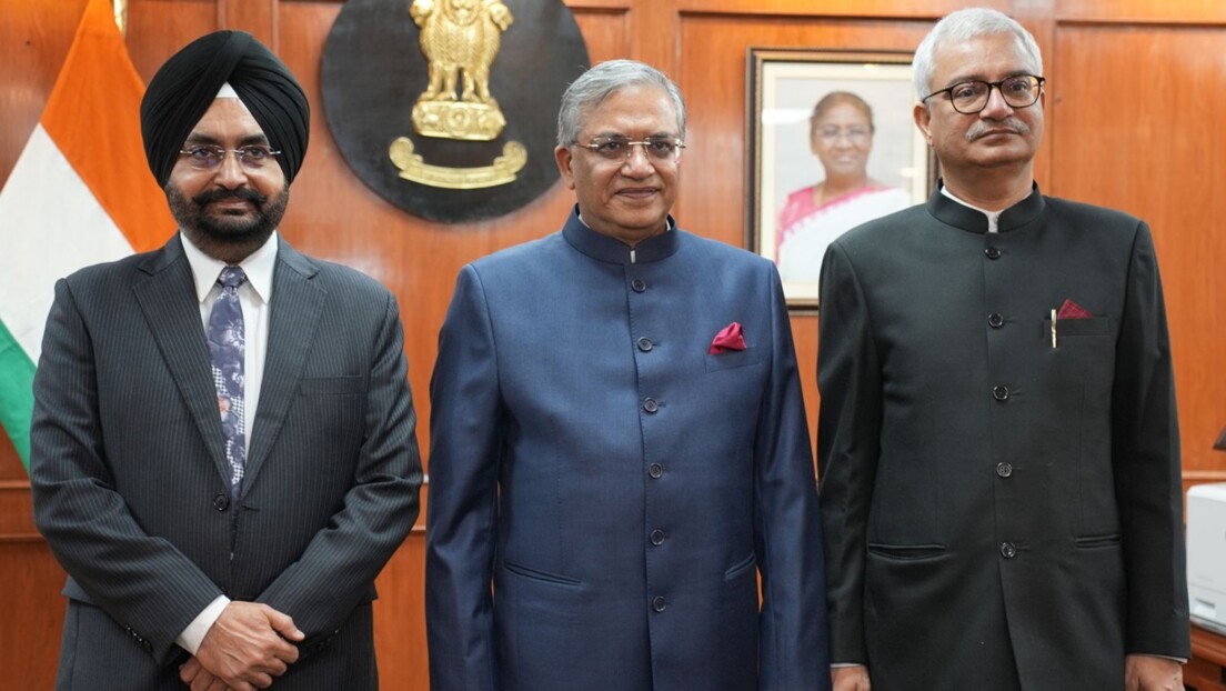 Form 6 नहीं, वो अलग कागज है... चुनाव आयोग ने सुप्रीम कोर्ट को क्या बताया?