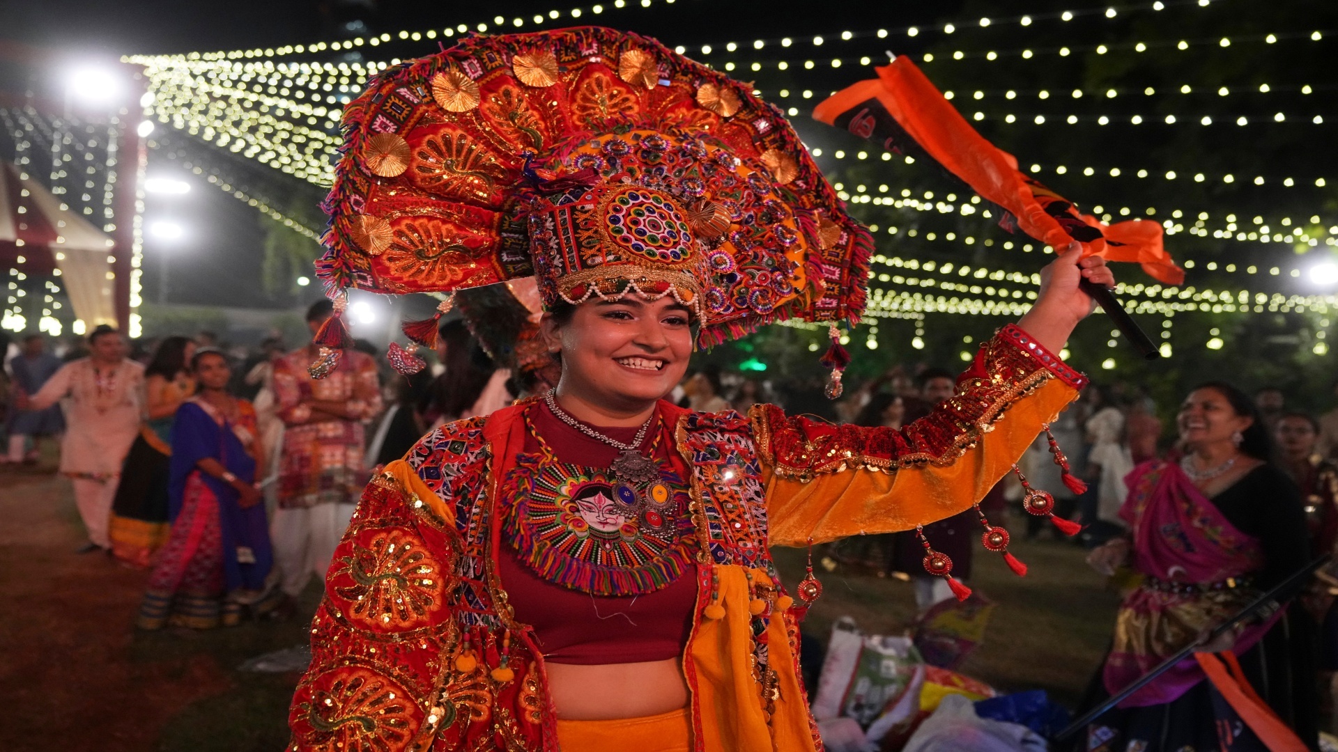 मंच, पंडाल, गरबा... देखिए भारत में इस समय फेस्टिव सीजन चल रहा