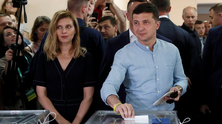Корреспондент: Зеленский хочет закрепить в законодательстве обязанности первой леди
