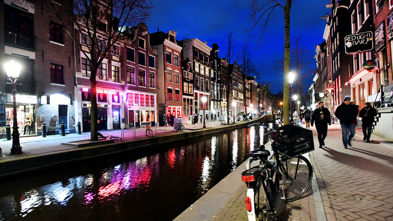 Bloomberg: без борделей и наркотиков — в Амстердаме решают, как вернуть центр города жителям