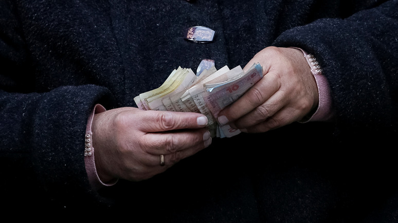 Вести: украинцев за долги по коммуналке хотят лишать водительских прав и зарплаты