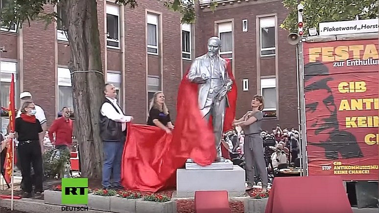 N-TV: несмотря на протесты правых, в немецком Гельзенкирхене установили памятник Ленину