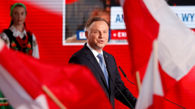 Welt: чтобы остаться президентом, Дуда заигрывает с противниками ЕС в Польше