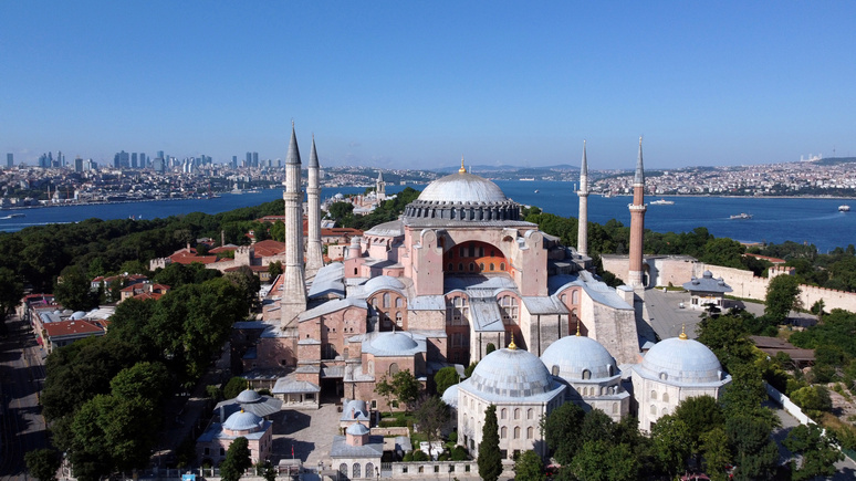 Le Figaro: «пристанище общей истории» — историк призвал Францию заступиться за Собор Святой Софии в Стамбуле