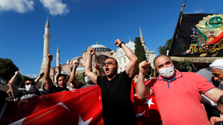 Le Monde: Эрдоган против Эрдогана — турецкая писательница назвала пощёчиной светскому обществу обустройство мечети в Святой Софии