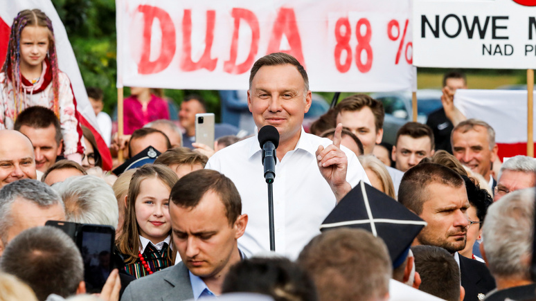 Le Monde: демократия сначала, деньги потом — в ЕС  спорят о необходимости делиться средствами с нелиберальной Польшей