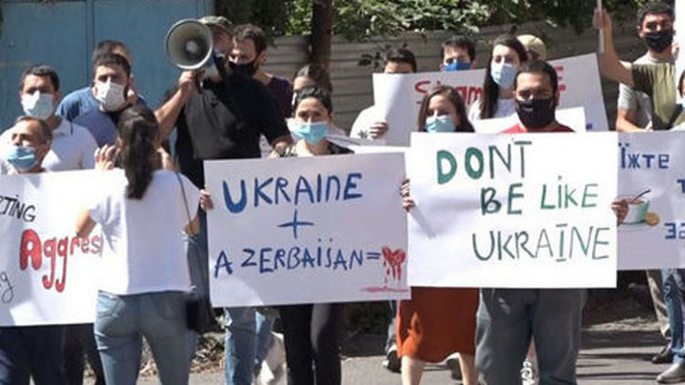 СТРАНА: в украинских соцсетях призвали отомстить армянам за борщ лавашами
