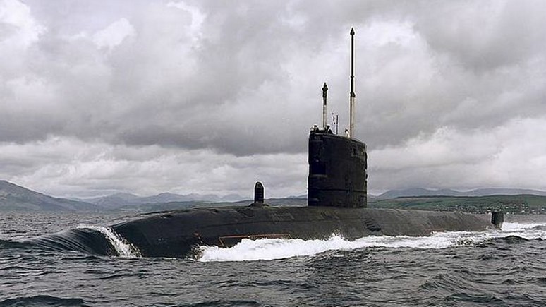Неминуемая угроза пассажирам парома — Independent о просчёте экипажа британской атомной субмарины  