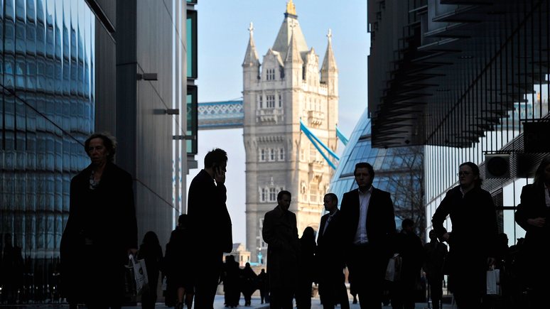 Bloomberg: в докладе по России британские власти призвали пересмотреть порядок выдачи «золотых виз»