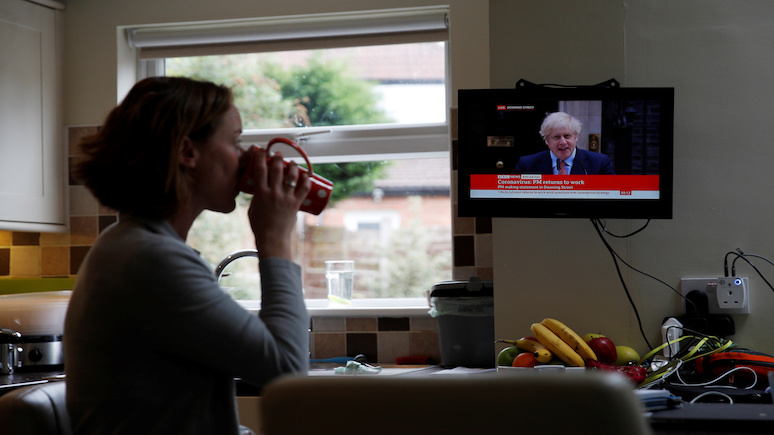 Daily Mail: британское исследование показало — просмотр телевизора более двух часов в день увеличивает риск сердечного приступа