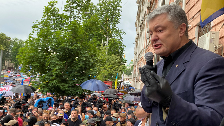 СТРАНА: партия Порошенко обвинила Зеленского в госизмене из-за перемирия в Донбассе