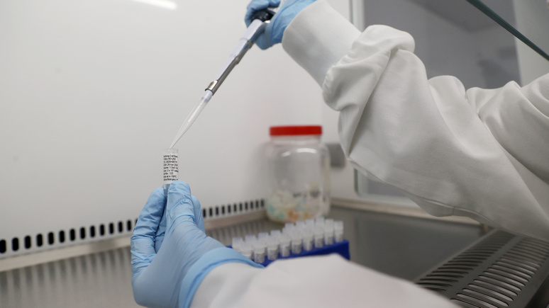 CNBC: веха в борьбе с пандемией — Россия собирается первой начать вакцинацию от коронавируса 
