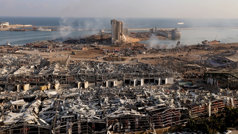 SZ: взрыв в Бейруте лишил Ливан важнейшего порта и пути снабжения