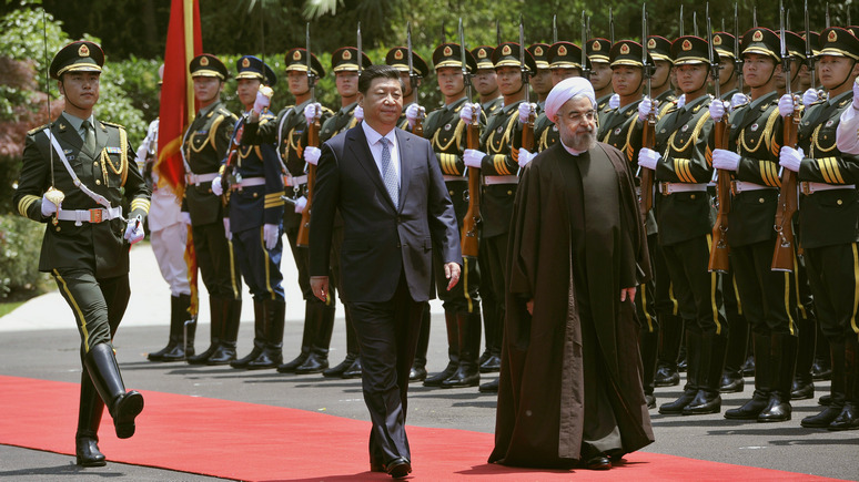 FP: в «объятья» к Китаю Иран завёл Трамп