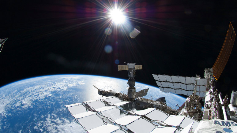Independent: астрономы рассказали о негативных последствиях спутниковой программы Илона Маска 