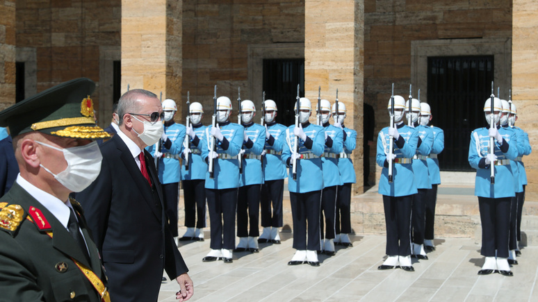 Die Welt: Эрдоган обвинил Францию и Грецию в некомпетентности и жажде наживы