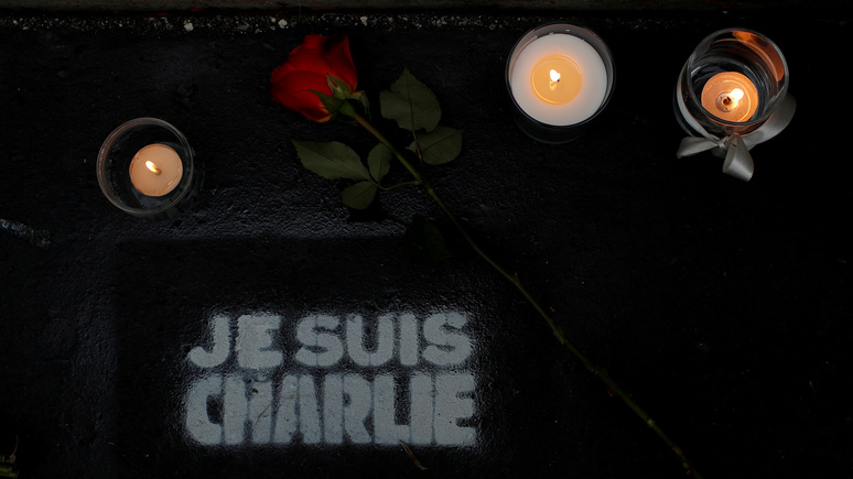 Guardian: «никогда не сдадимся» — Charlie Hebdo напомнил о скандальных карикатурах, из-за которых против редакции был совершён теракт