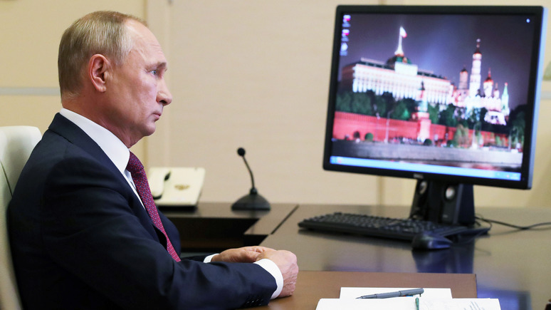 Times: новый календарь с Путиным иллюстрирует одиночество в год пандемии