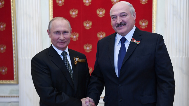 Times: за поддержку Путина Лукашенко рискует заплатить независимостью Белоруссии