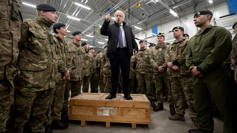 Daily Mail: Джонсон задействует армию, чтобы усилить борьбу с COVID-19