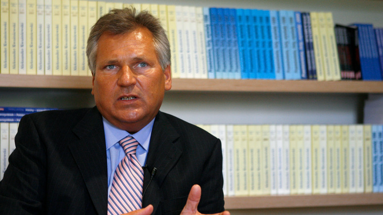 Экс-президент Польши: моя страна не сделала всего необходимого для примирения с Украиной