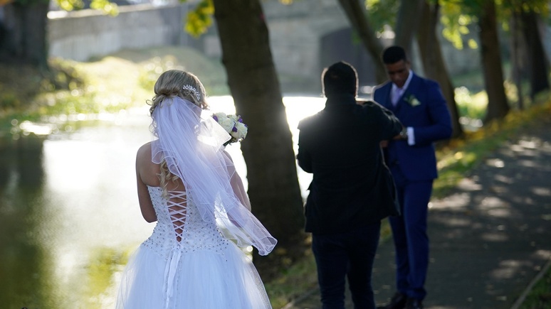 DT: свадьбы не будет — полиция прикрыла банкет из-за нарушения коронавирусного режима