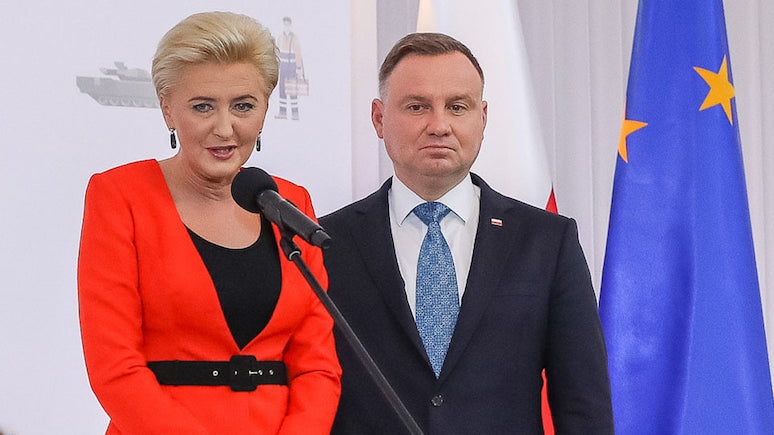 Не все — героини: президентская чета Польши признала за женщинами право выбора