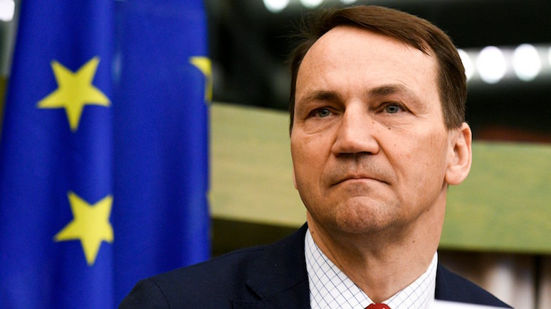 Польский экс-министр: когда в комнату входит Трамп — даже стулья ссорятся
