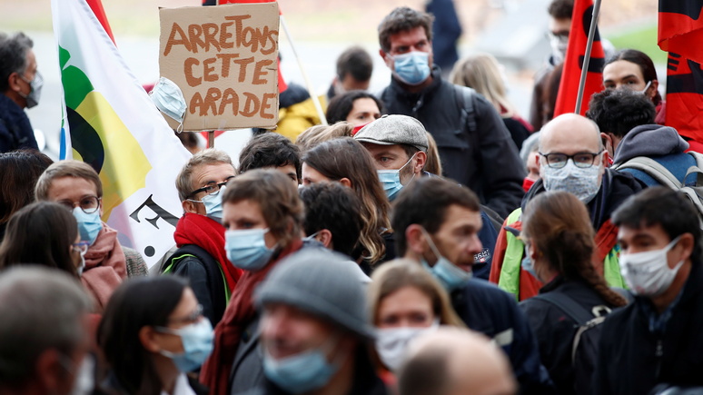 Le Monde: французские учителя требуют усилить антиковидные меры в школах