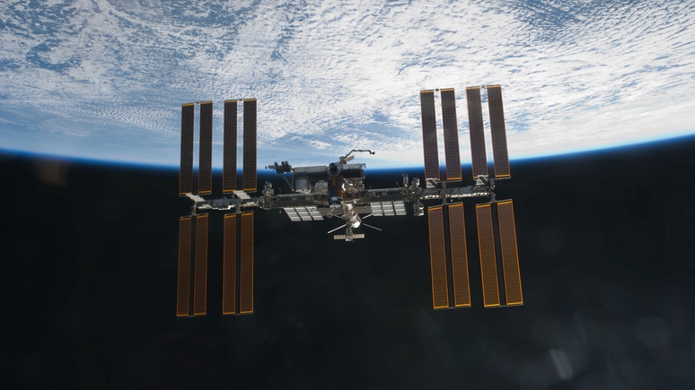 Space.com: Crew Dragon впервые доставил на МКС экипаж из 4 астронавтов