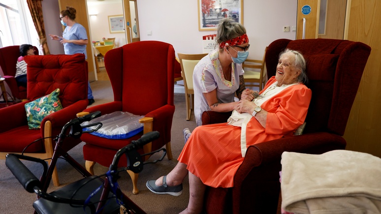 DT: британский парламент бьёт тревогу — в домах престарелых незаконно отказывают в реанимации